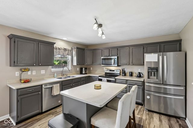 12552 Geist Cove Drive, Indianapolis, IN 46236