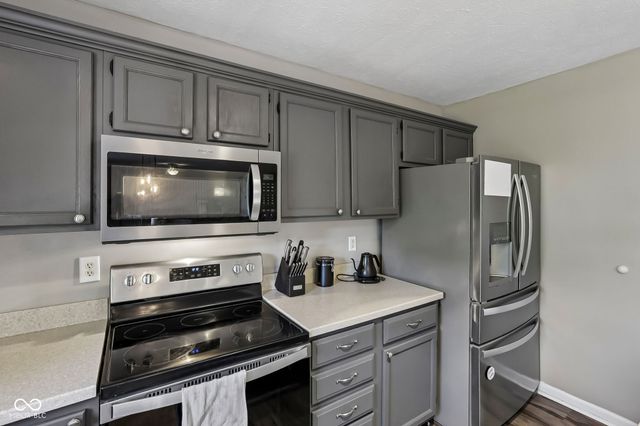 12552 Geist Cove Drive, Indianapolis, IN 46236