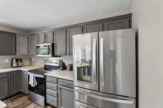12552 Geist Cove Drive, Indianapolis, IN 46236