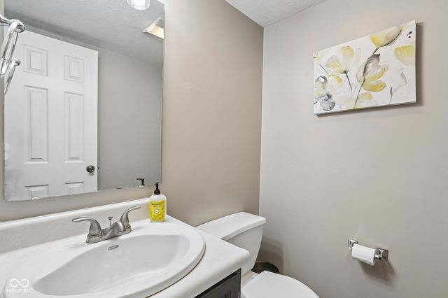 12552 Geist Cove Drive, Indianapolis, IN 46236