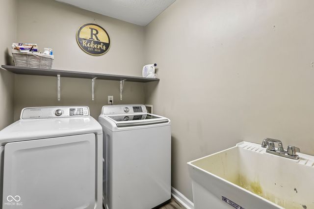 12552 Geist Cove Drive, Indianapolis, IN 46236