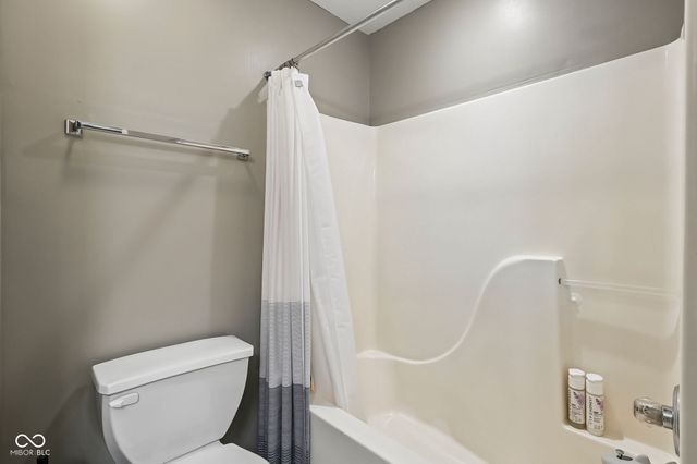 12552 Geist Cove Drive, Indianapolis, IN 46236