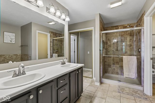 12552 Geist Cove Drive, Indianapolis, IN 46236