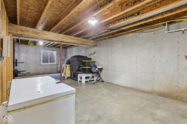 12552 Geist Cove Drive, Indianapolis, IN 46236