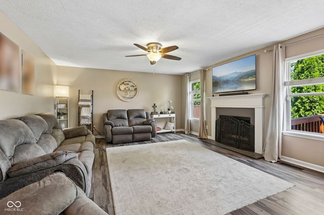 12552 Geist Cove Drive, Indianapolis, IN 46236