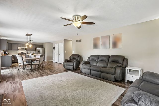 12552 Geist Cove Drive, Indianapolis, IN 46236