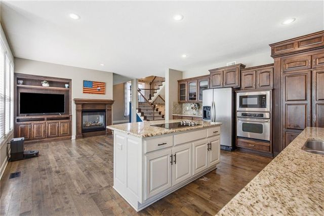 15401 W 165th Street, Olathe, KS 66062