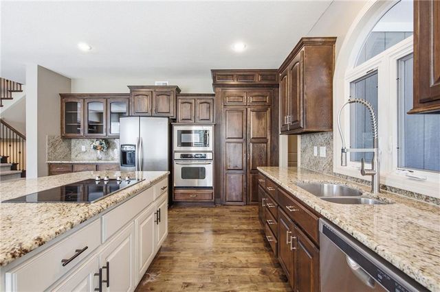 15401 W 165th Street, Olathe, KS 66062