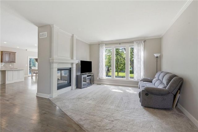 15401 W 165th Street, Olathe, KS 66062