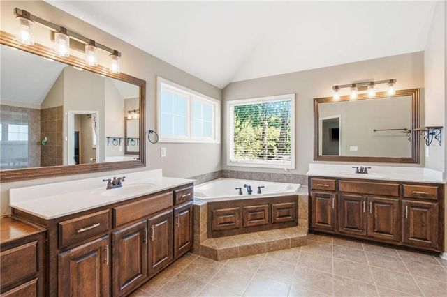 15401 W 165th Street, Olathe, KS 66062
