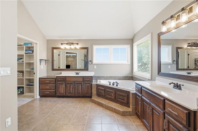 15401 W 165th Street, Olathe, KS 66062