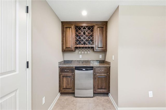 15401 W 165th Street, Olathe, KS 66062
