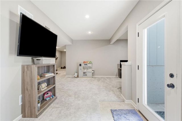 15401 W 165th Street, Olathe, KS 66062
