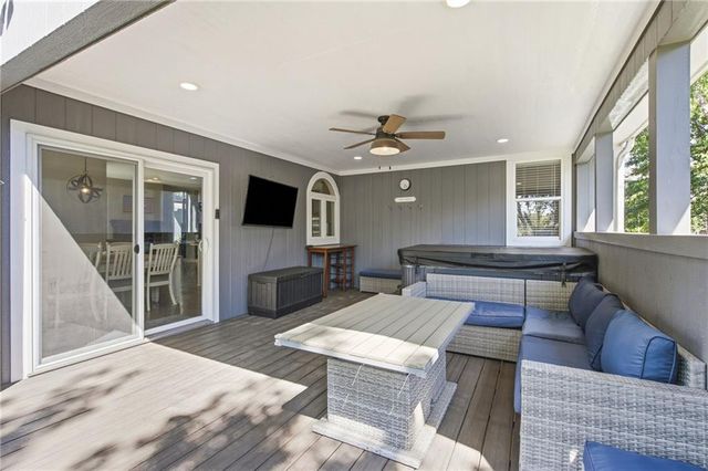 15401 W 165th Street, Olathe, KS 66062