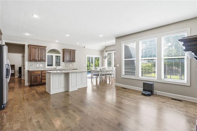 15401 W 165th Street, Olathe, KS 66062