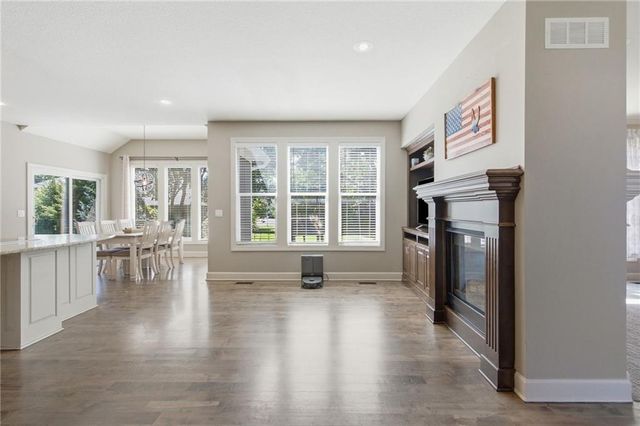 15401 W 165th Street, Olathe, KS 66062