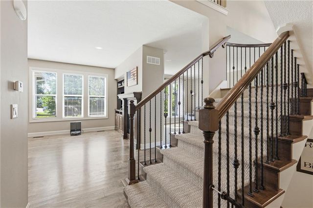 15401 W 165th Street, Olathe, KS 66062
