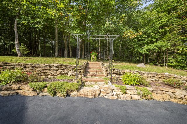 3529 Southwark Dr, Springfield, TN 37172