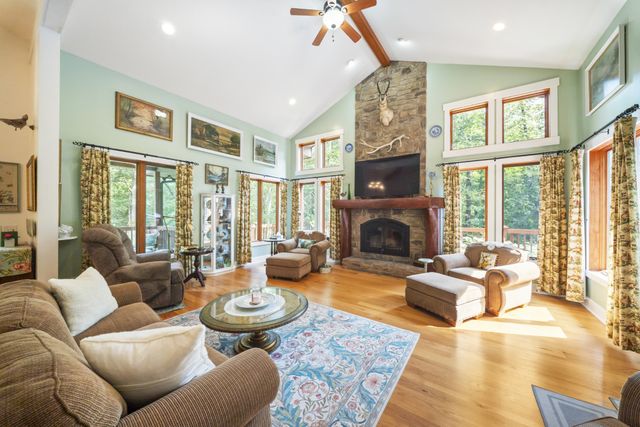 3529 Southwark Dr, Springfield, TN 37172