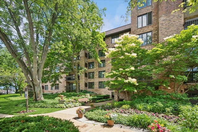 3741 Mission Hills Road 201, Northbrook, IL 60062