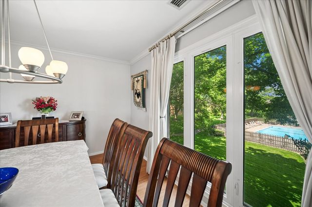 3741 Mission Hills Road 201, Northbrook, IL 60062