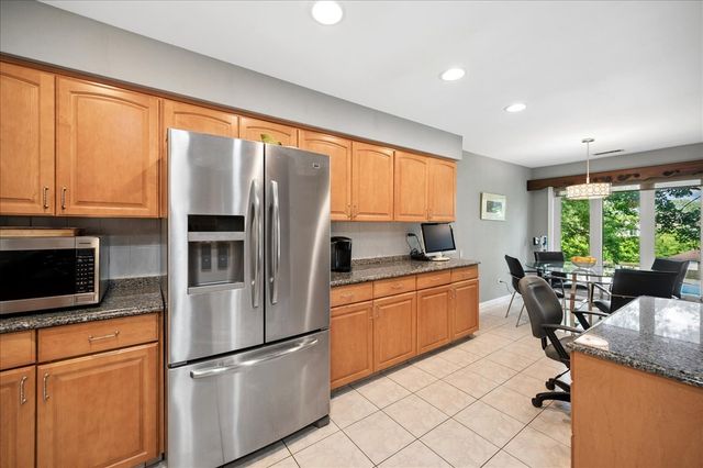 3741 Mission Hills Road 201, Northbrook, IL 60062