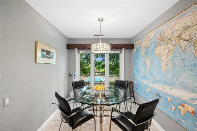 3741 Mission Hills Road 201, Northbrook, IL 60062