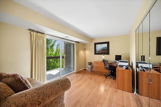 3741 Mission Hills Road 201, Northbrook, IL 60062
