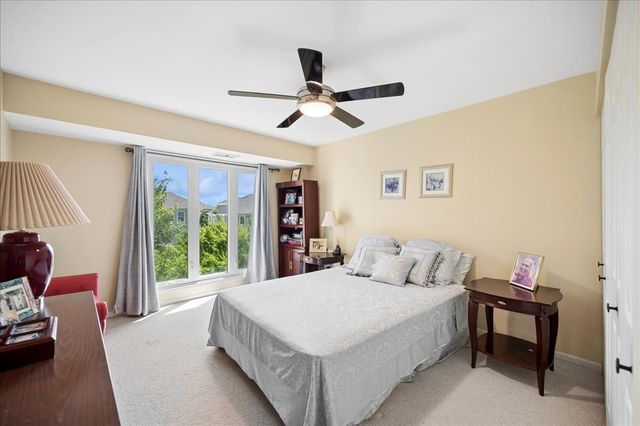 3741 Mission Hills Road 201, Northbrook, IL 60062