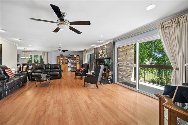 3741 Mission Hills Road 201, Northbrook, IL 60062