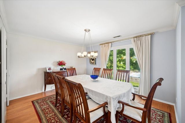 3741 Mission Hills Road 201, Northbrook, IL 60062