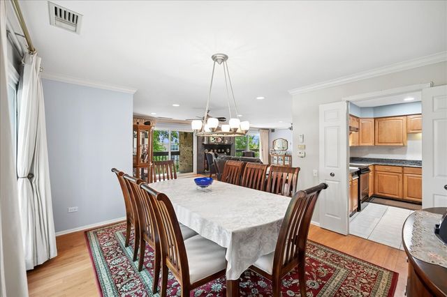 3741 Mission Hills Road 201, Northbrook, IL 60062