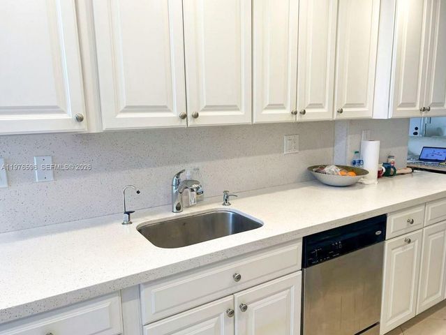 290 174th St 902, Sunny Isles Beach, FL 33160