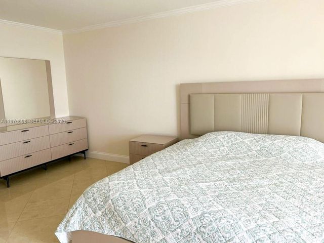 290 174th St 902, Sunny Isles Beach, FL 33160