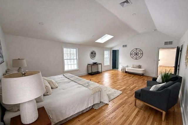 576 Grove St, Framingham, MA 01701