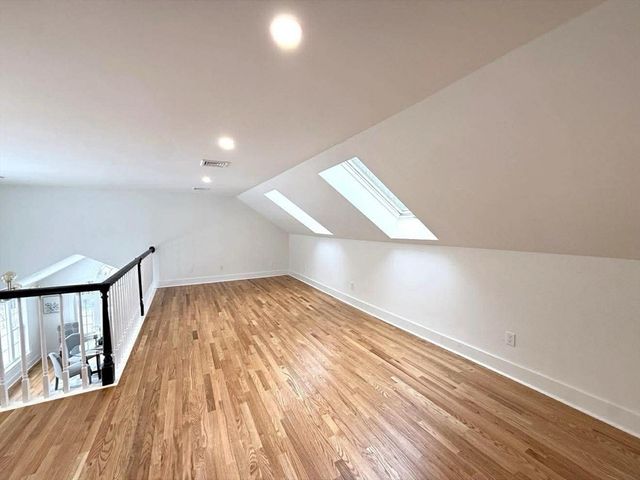 576 Grove St, Framingham, MA 01701