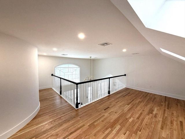 576 Grove St, Framingham, MA 01701