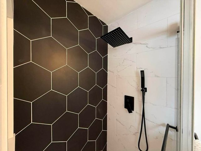 576 Grove St, Framingham, MA 01701