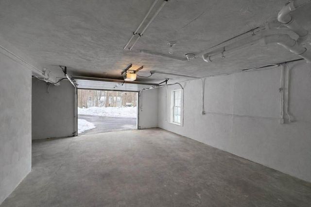 576 Grove St, Framingham, MA 01701