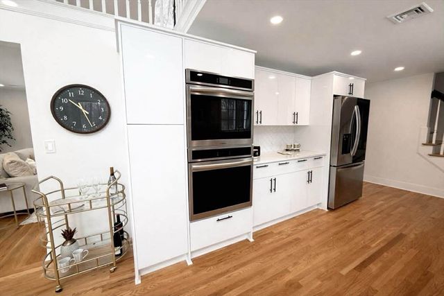 576 Grove St, Framingham, MA 01701