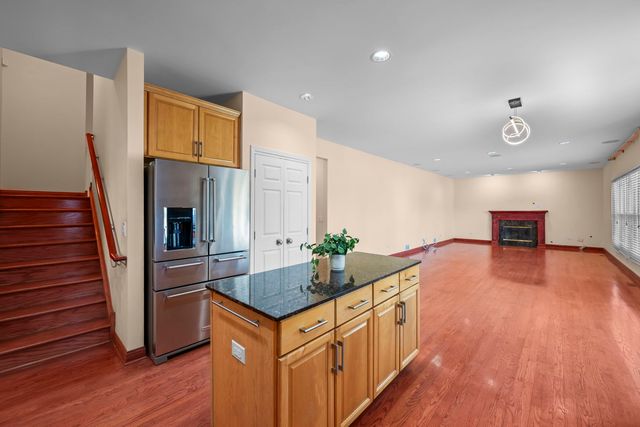 155 Lilac Lane, Wheeling, IL 60090