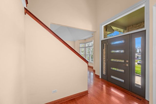 155 Lilac Lane, Wheeling, IL 60090