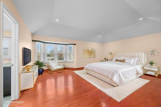 155 Lilac Lane, Wheeling, IL 60090