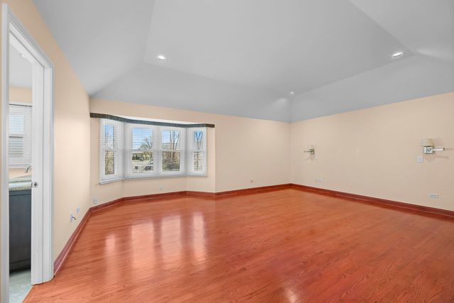 155 Lilac Lane, Wheeling, IL 60090