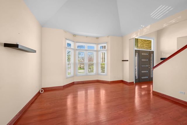 155 Lilac Lane, Wheeling, IL 60090