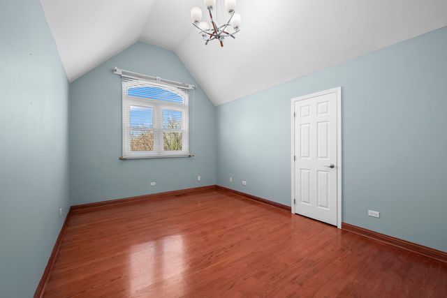 155 Lilac Lane, Wheeling, IL 60090