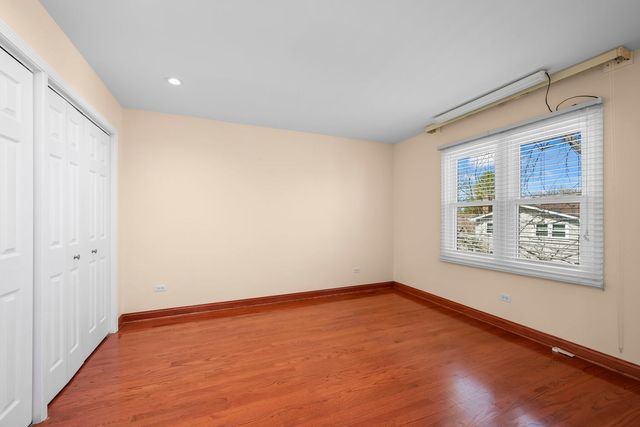 155 Lilac Lane, Wheeling, IL 60090