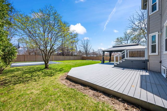 155 Lilac Lane, Wheeling, IL 60090