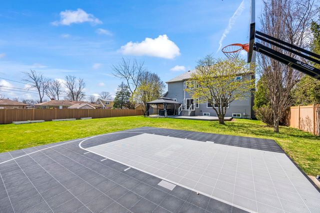 155 Lilac Lane, Wheeling, IL 60090