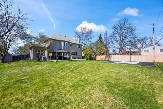 155 Lilac Lane, Wheeling, IL 60090